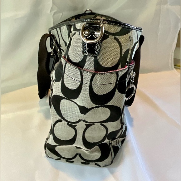 Authentic Coach diaper bag, black and gray with hot pink interior lining - Picture 7 of 16